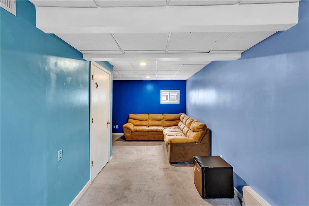 1233 Old Concord Road Monroeville, PA 15146 - Photo 38 of 40 a living room with furniture