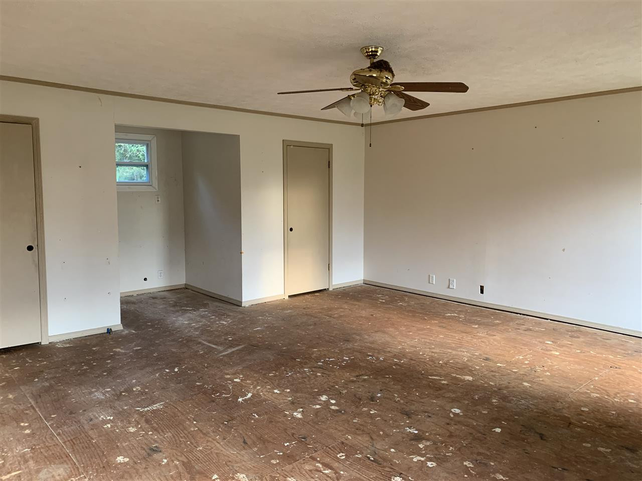 1910 Mars Hill Road Carthage, MS 39051 - Photo 10 of 13 MASTER BEDROOM