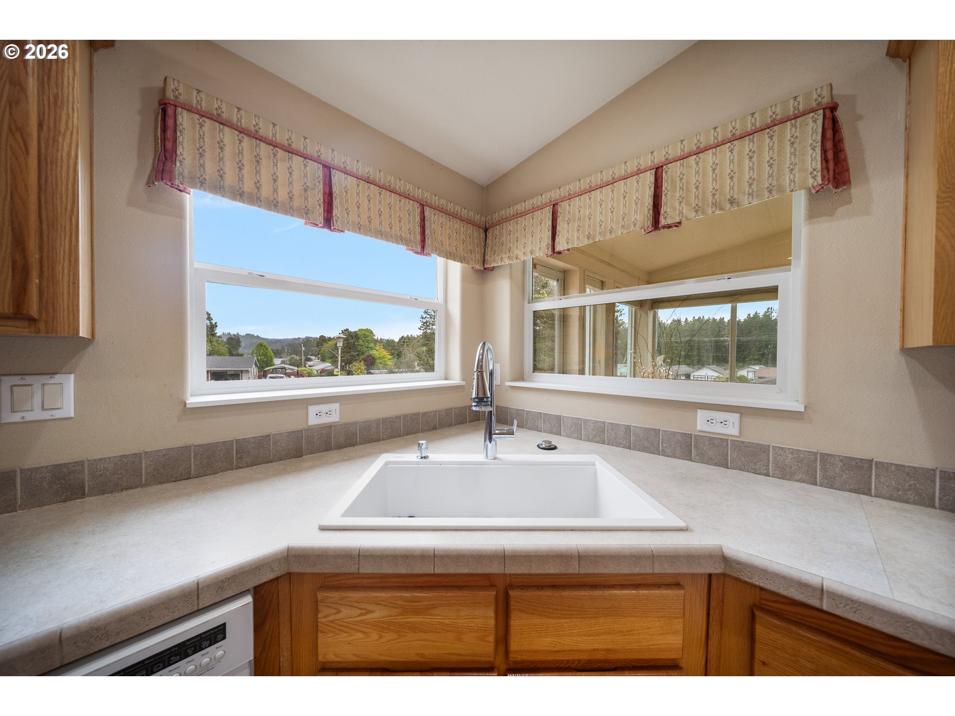 1710 Kristi Loop Lakeside, OR 97449 - Photo 17 of 48 Kitchen