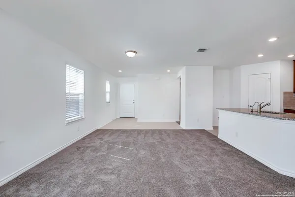 $1,695 | 614 Eucharis, San Antonio, TX 78245