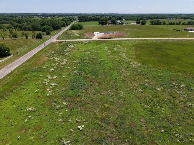 $395,000 | 20720 Briar Street, Stilwell, KS 66013