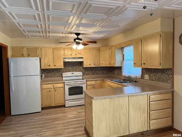 $99,900 | 117 East Chrisman Drive, Meredosia, IL 62665