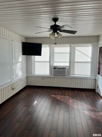 $99,900 | 117 East Chrisman Drive, Meredosia, IL 62665