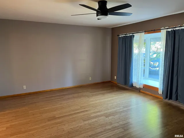 $99,900 | 117 East Chrisman Drive, Meredosia, IL 62665