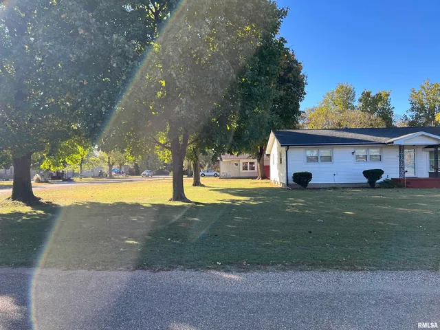 $99,900 | 117 East Chrisman Drive, Meredosia, IL 62665