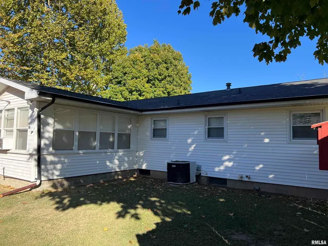 $99,900 | 117 East Chrisman Drive, Meredosia, IL 62665