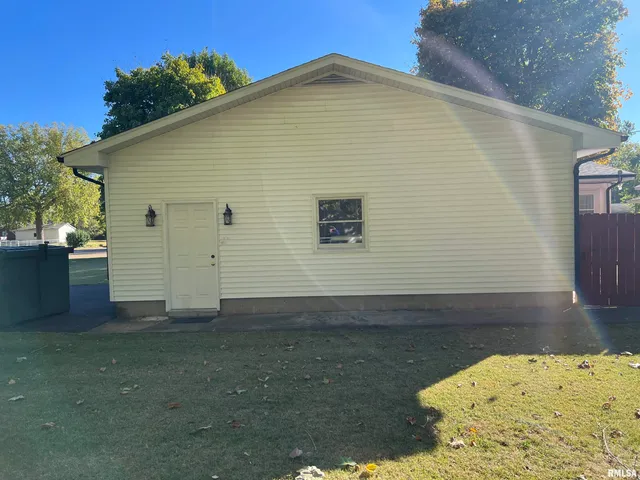 $99,900 | 117 East Chrisman Drive, Meredosia, IL 62665