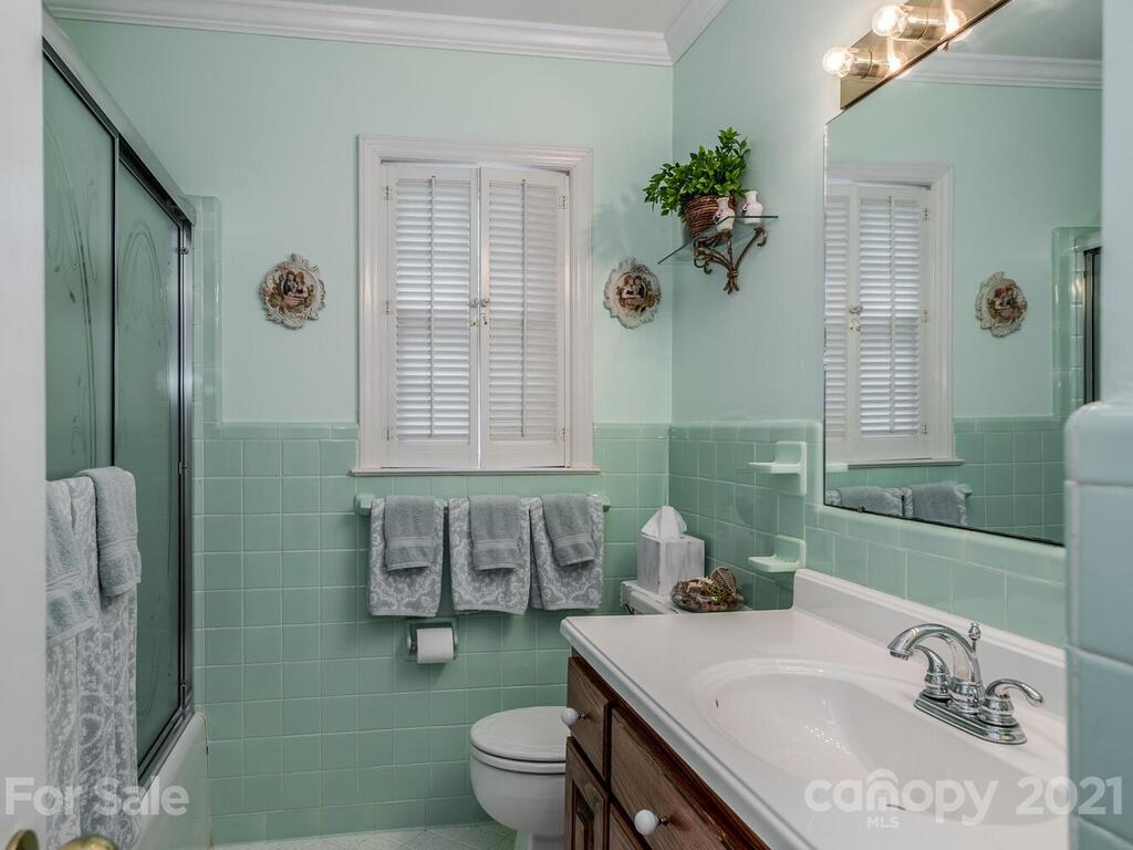 615 Lansdowne Road Charlotte, NC 28270 - Photo 12 of 22 Gallery Image 12