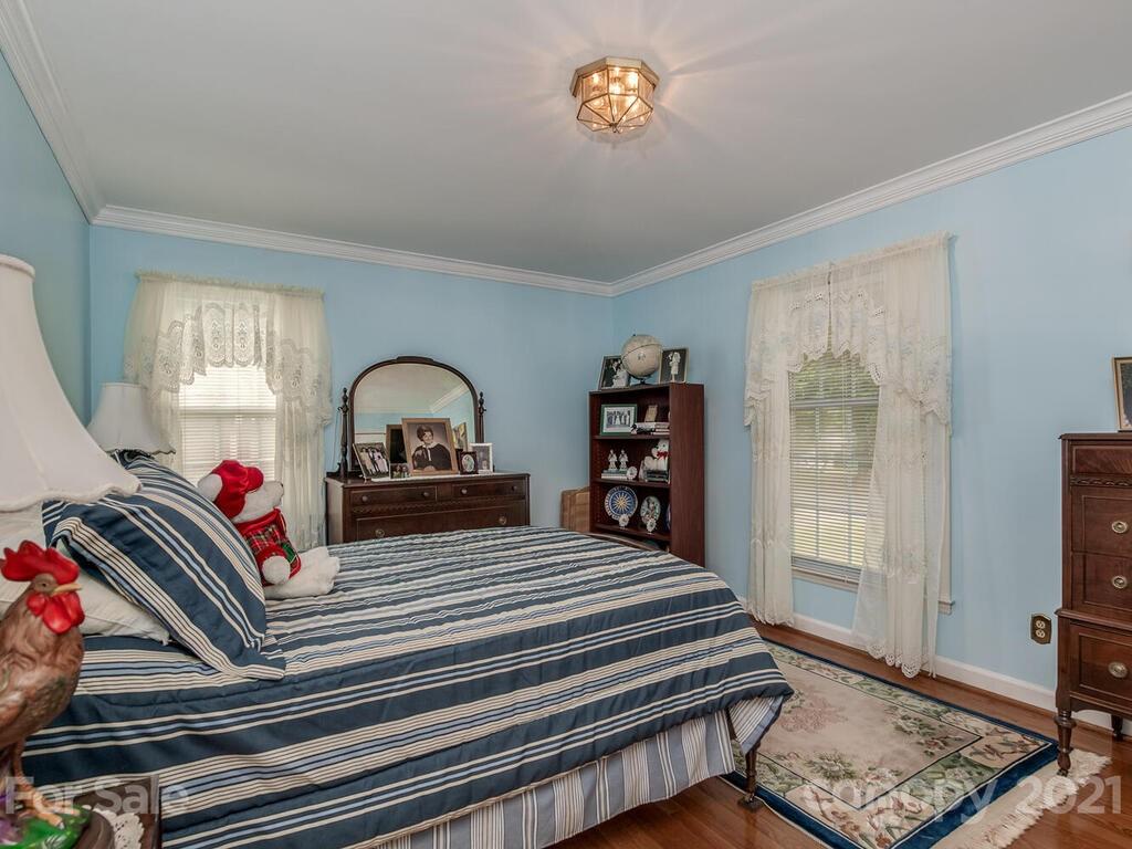 615 Lansdowne Road Charlotte, NC 28270 - Photo 14 of 22 Gallery Image 14