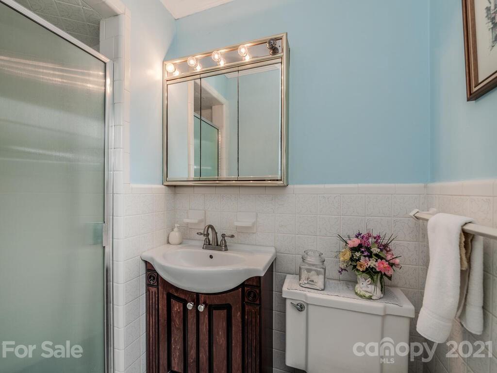 615 Lansdowne Road Charlotte, NC 28270 - Photo 16 of 22 Gallery Image 16