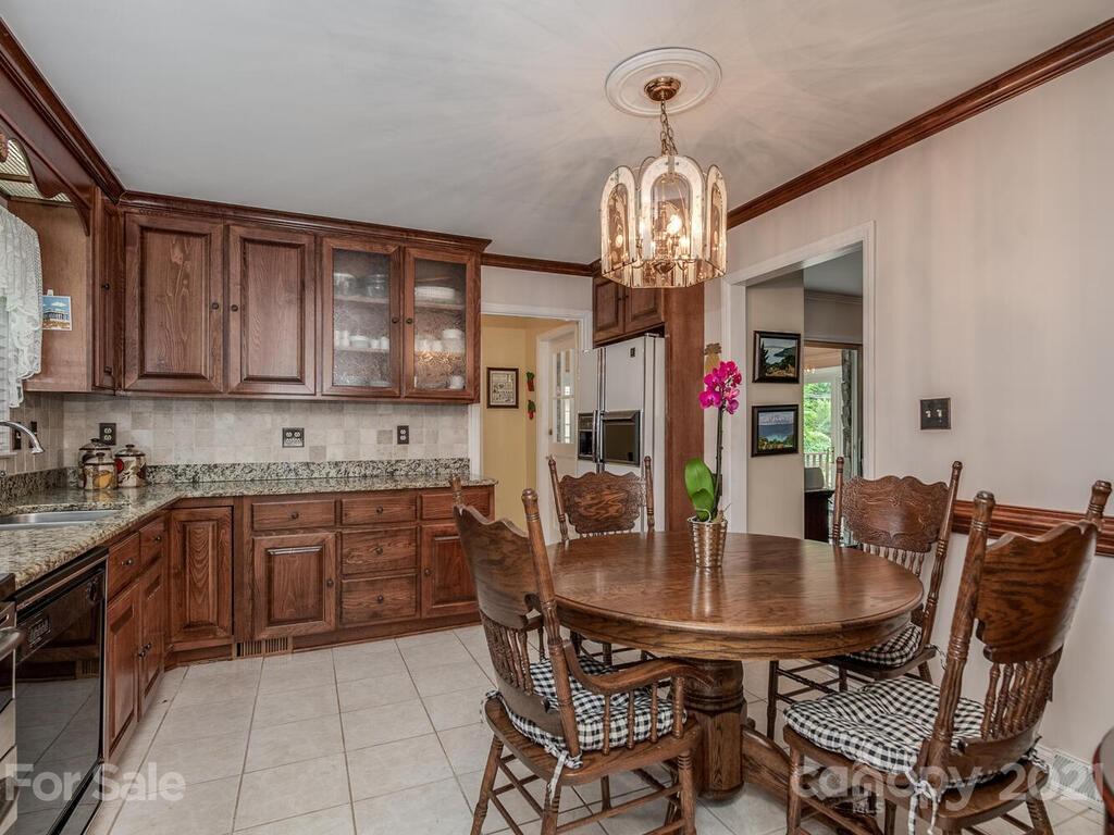 615 Lansdowne Road Charlotte, NC 28270 - Photo 9 of 22 Gallery Image 9