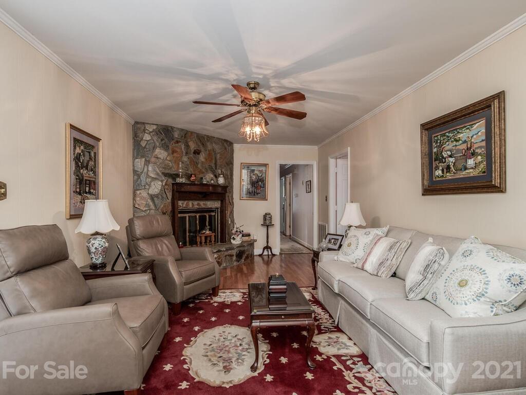 615 Lansdowne Road Charlotte, NC 28270 - Photo 10 of 22 Gallery Image 10