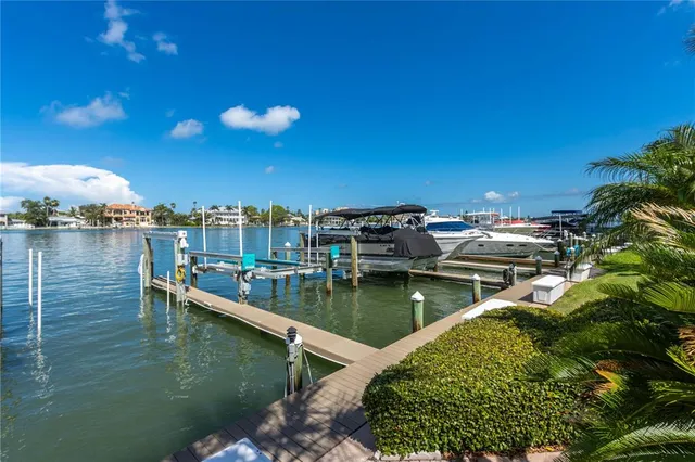 $2,800 | 700 Island Way, Unit 501, Clearwater Beach, FL 33767