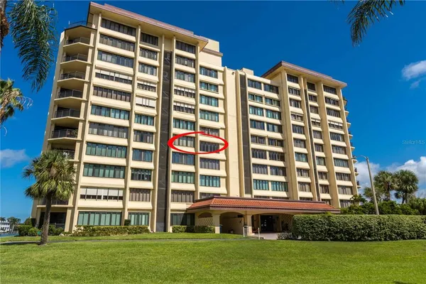 $2,800 | 700 Island Way, Unit 501, Clearwater Beach, FL 33767