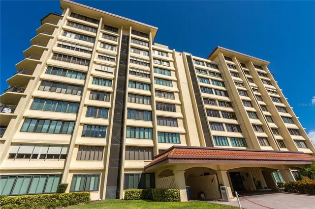 $2,800 | 700 Island Way, Unit 501, Clearwater Beach, FL 33767