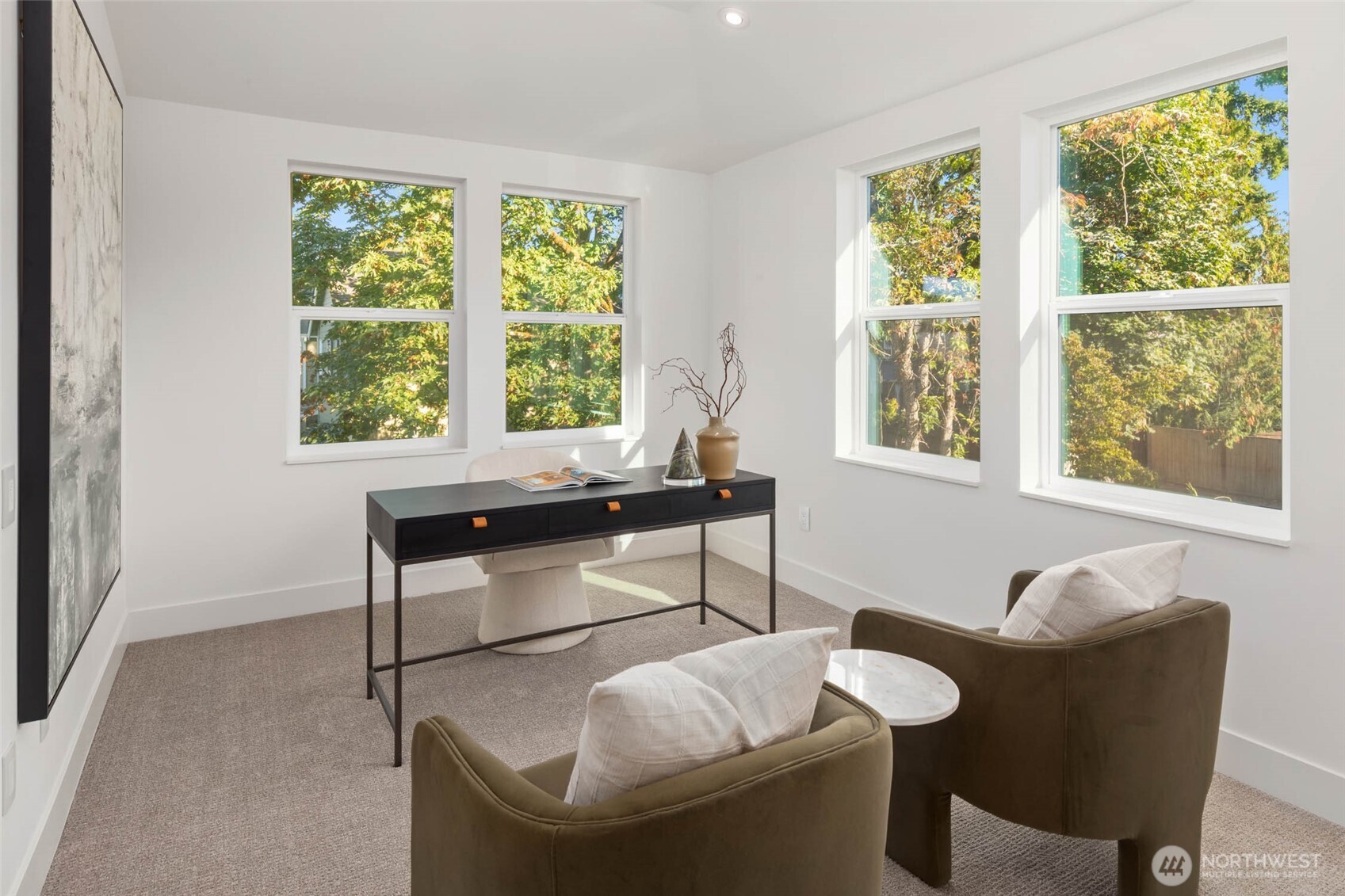 208 106th Avenue Southeast Bellevue, WA 98004 - Photo 22 of 40