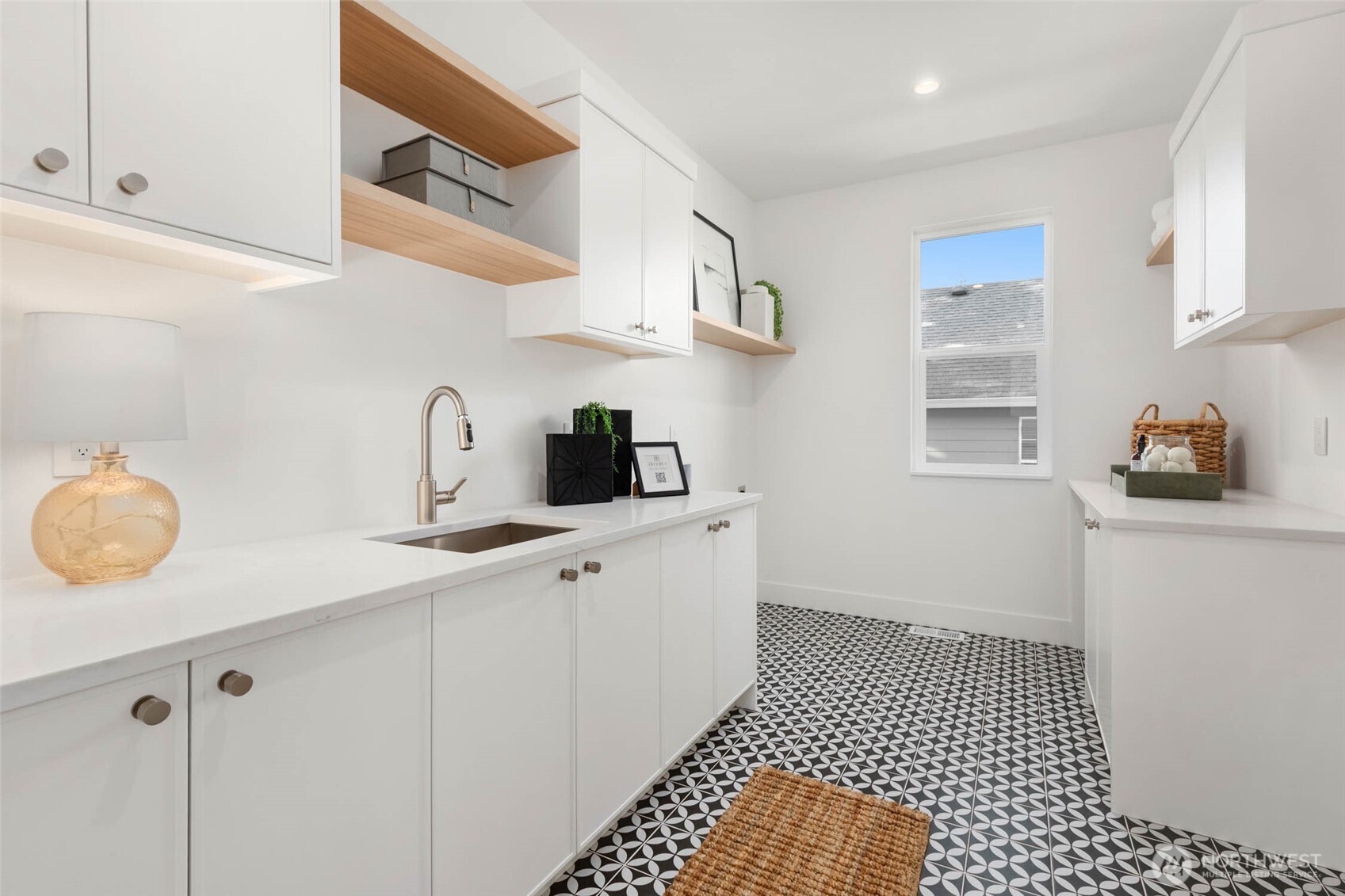 208 106th Avenue Southeast Bellevue, WA 98004 - Photo 27 of 40