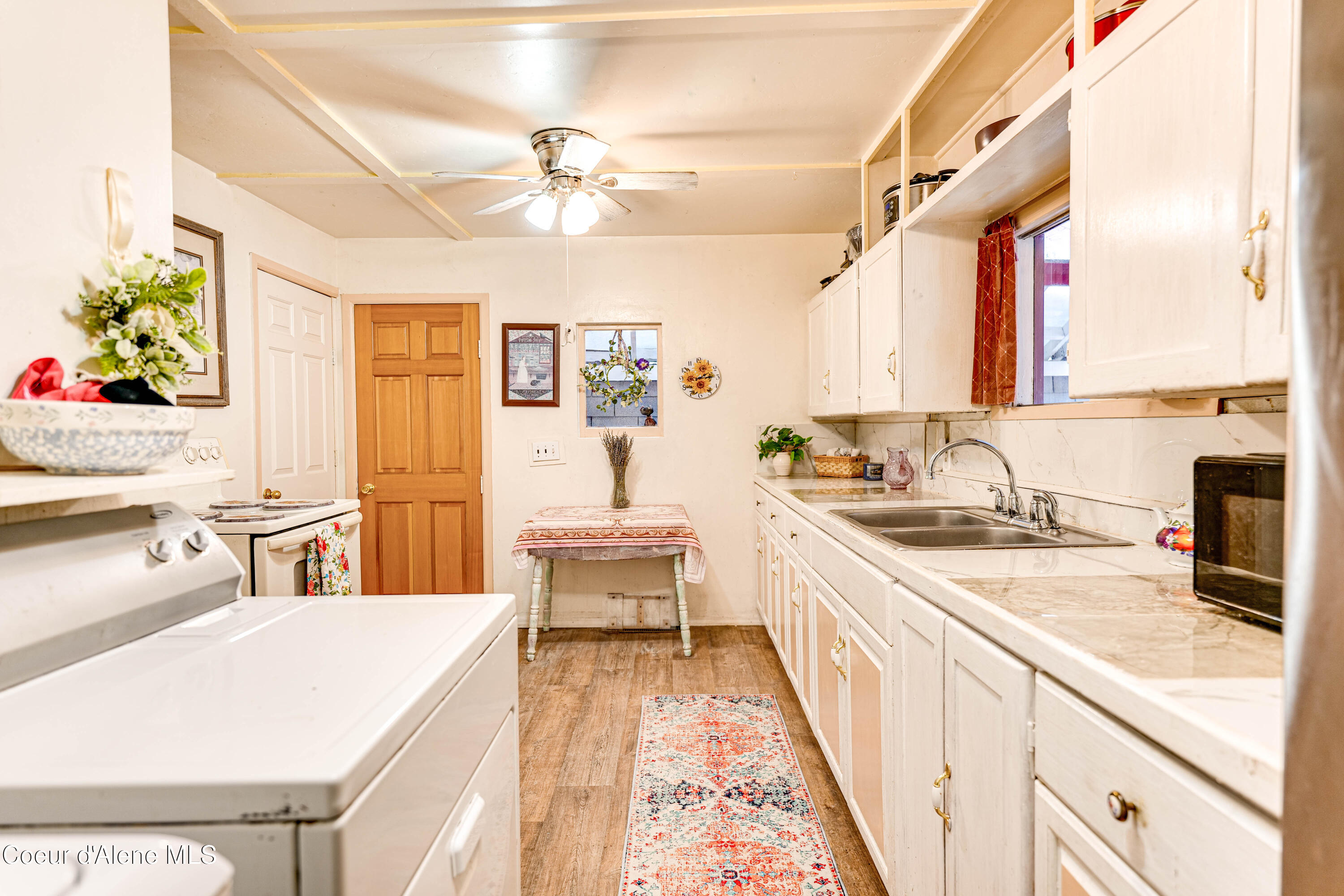 176 King Street Wallace, ID 83873 - Photo 11 of 26 Kitchen