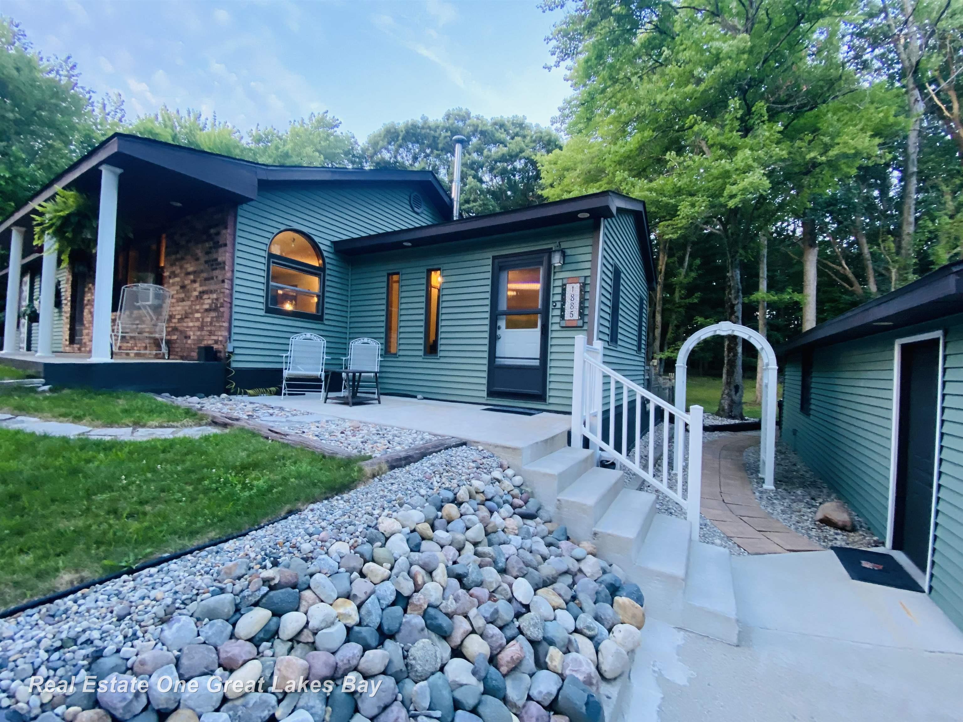 1885 Erskine Road Hemlock, MI 48626 - Photo 8 of 45