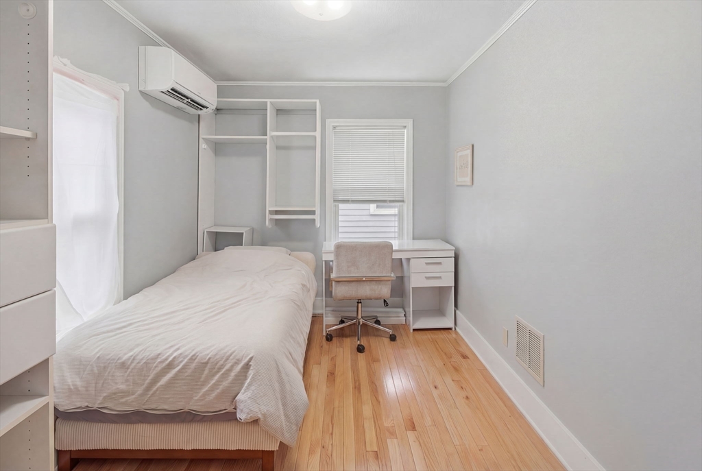 34 Cottage Street Watertown, MA 02472 - Photo 14 of 35