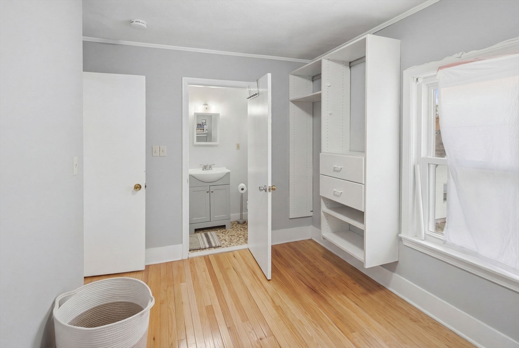 34 Cottage Street Watertown, MA 02472 - Photo 15 of 35