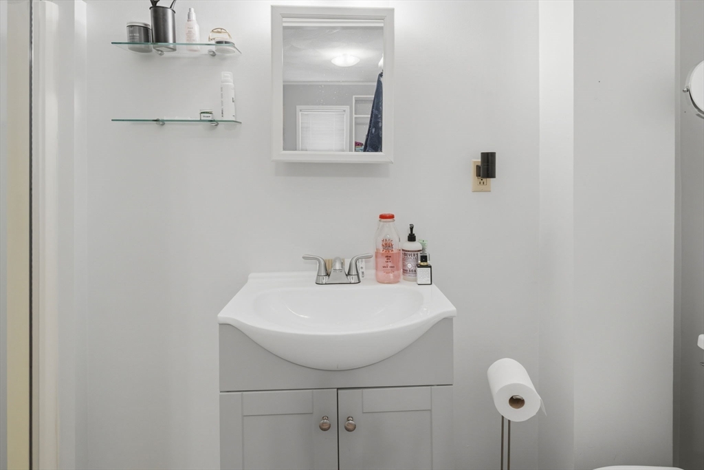 34 Cottage Street Watertown, MA 02472 - Photo 17 of 35