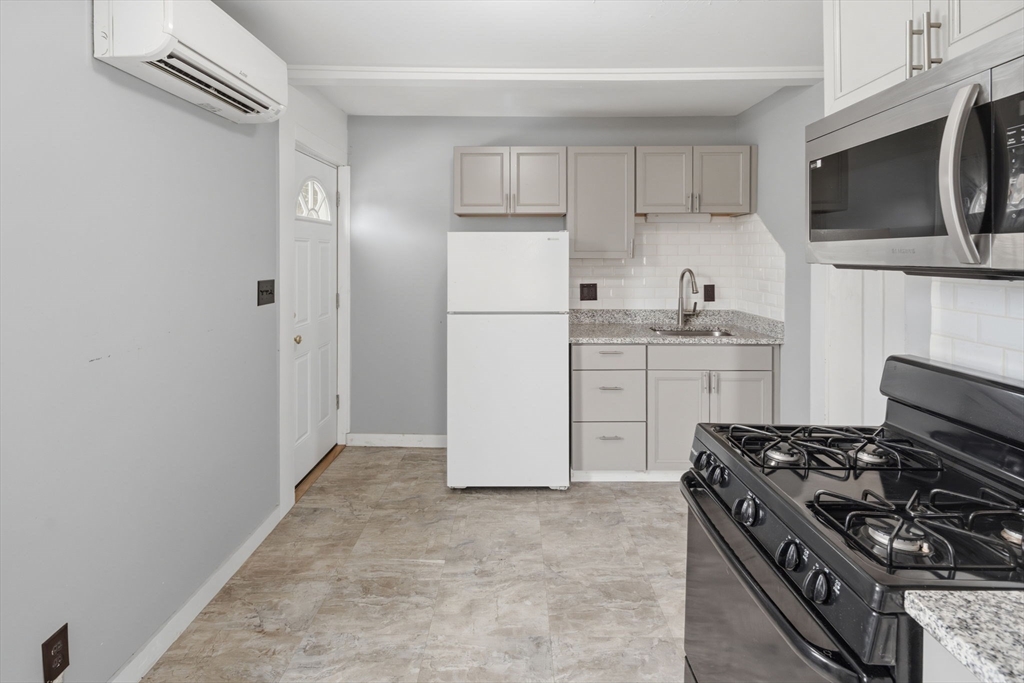 34 Cottage Street Watertown, MA 02472 - Photo 19 of 35