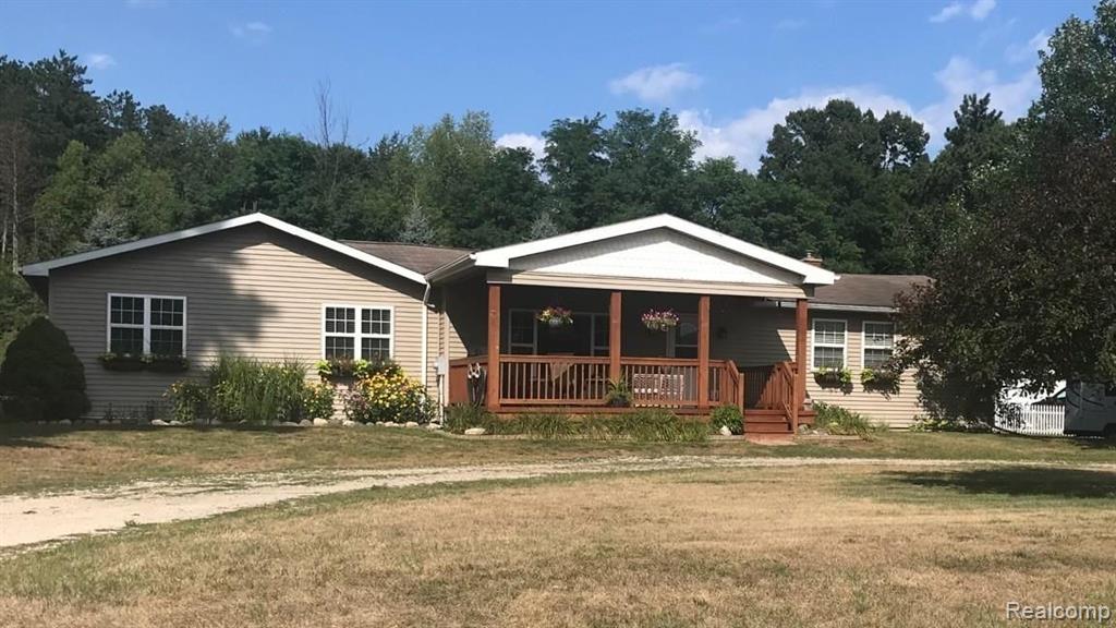 5898 Cullen Road Fenton, MI 48430 - Photo 1 of 43