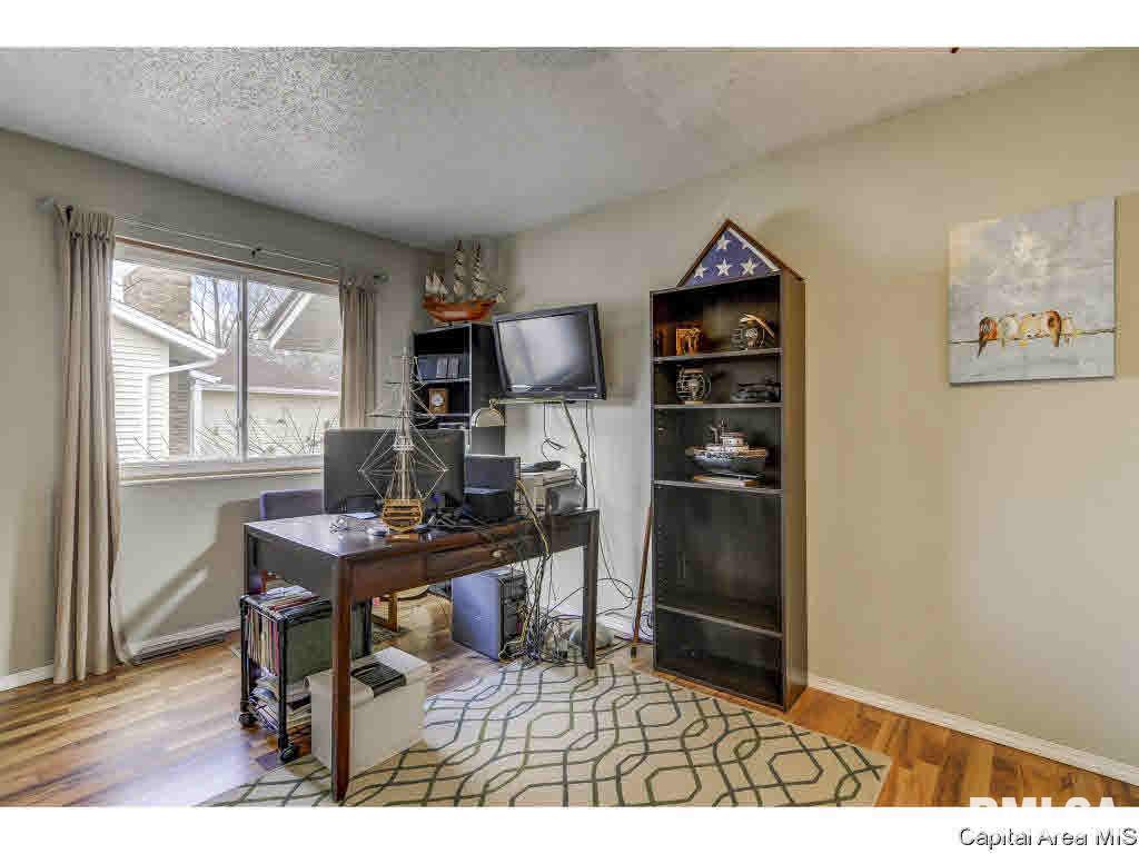 213 Westbrook Drive Springfield, IL 62702 - Photo 26 of 36 Gallery Image 26