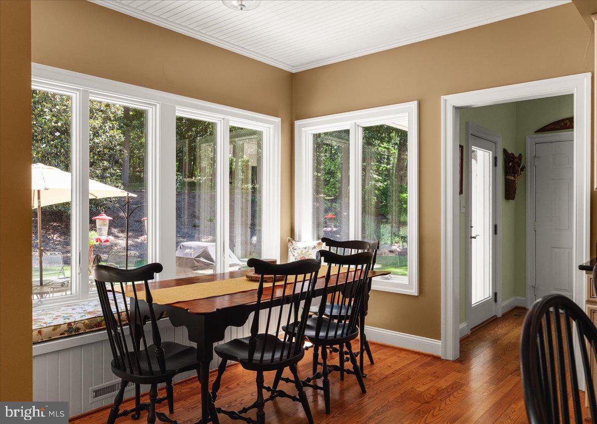 7610 Bear Wallow Road Warrenton, VA 20186 - Photo 16 of 44 Kitchen sitting area