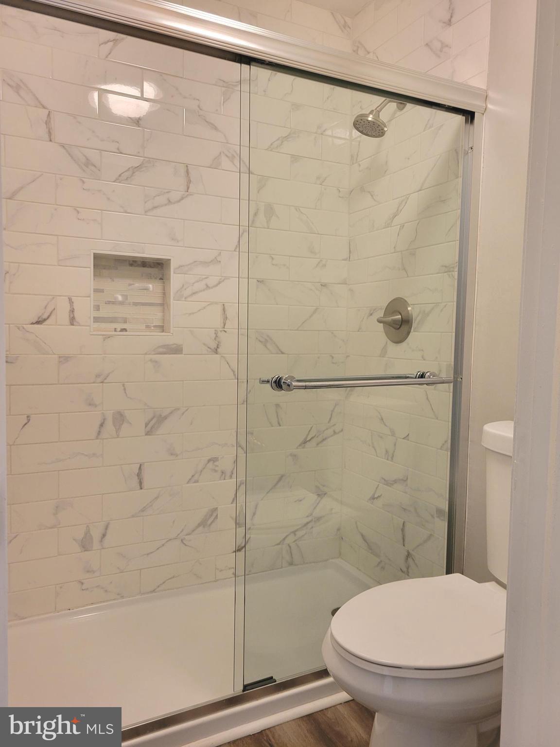 8360 Montgomery Run Road, Unit H Ellicott City, MD 21043 - Photo 25 of 28 Primary Bath