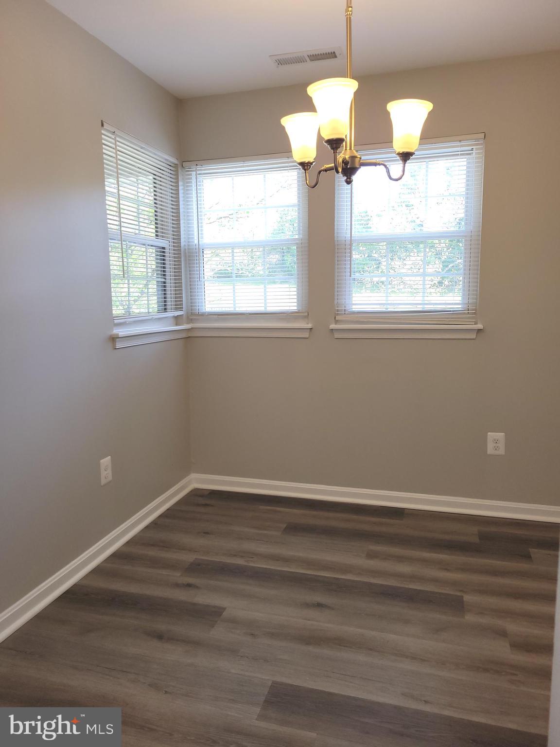 8360 Montgomery Run Road, Unit H Ellicott City, MD 21043 - Photo 6 of 28 Dining Room