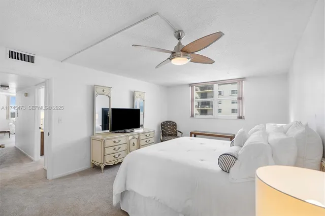 $450,000 | 1601 South Ocean Drive, Unit 1101, Hollywood, FL 33019