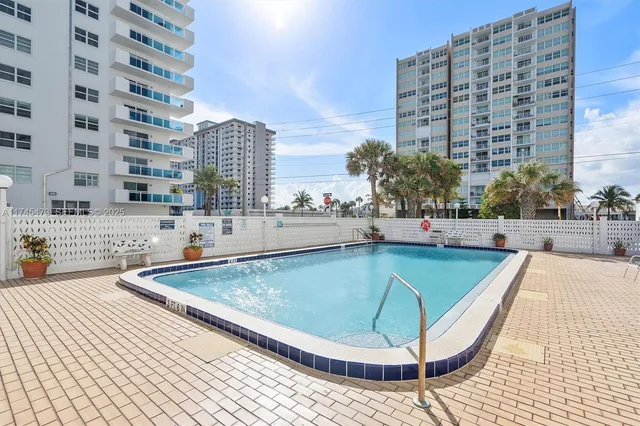 $450,000 | 1601 South Ocean Drive, Unit 1101, Hollywood, FL 33019