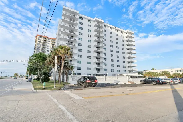 $450,000 | 1601 South Ocean Drive, Unit 1101, Hollywood, FL 33019