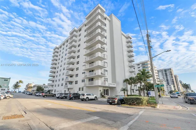 $450,000 | 1601 South Ocean Drive, Unit 1101, Hollywood, FL 33019