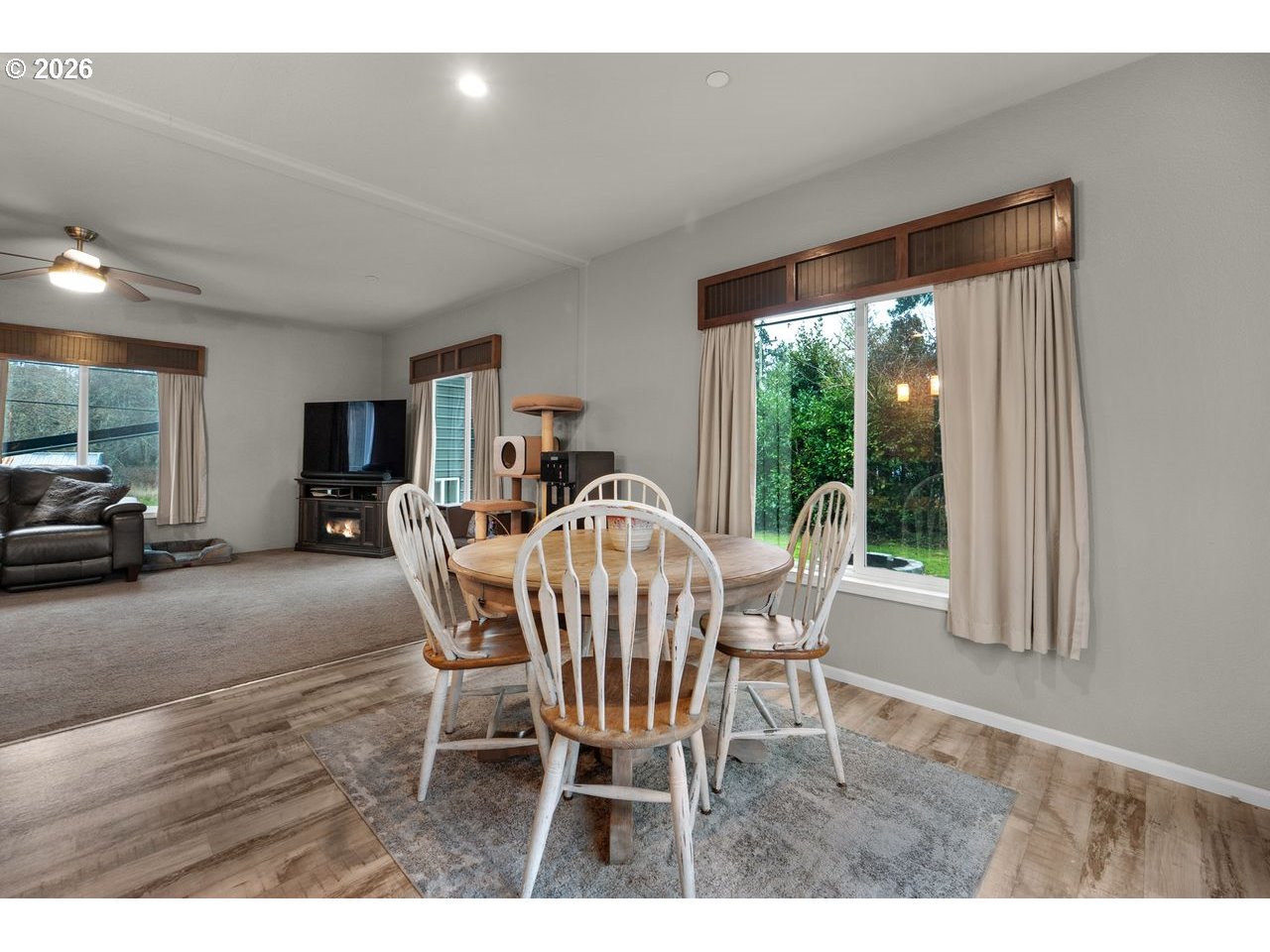 91474 Railroad Road Warrenton, OR 97146 - Photo 8 of 29 Living Room