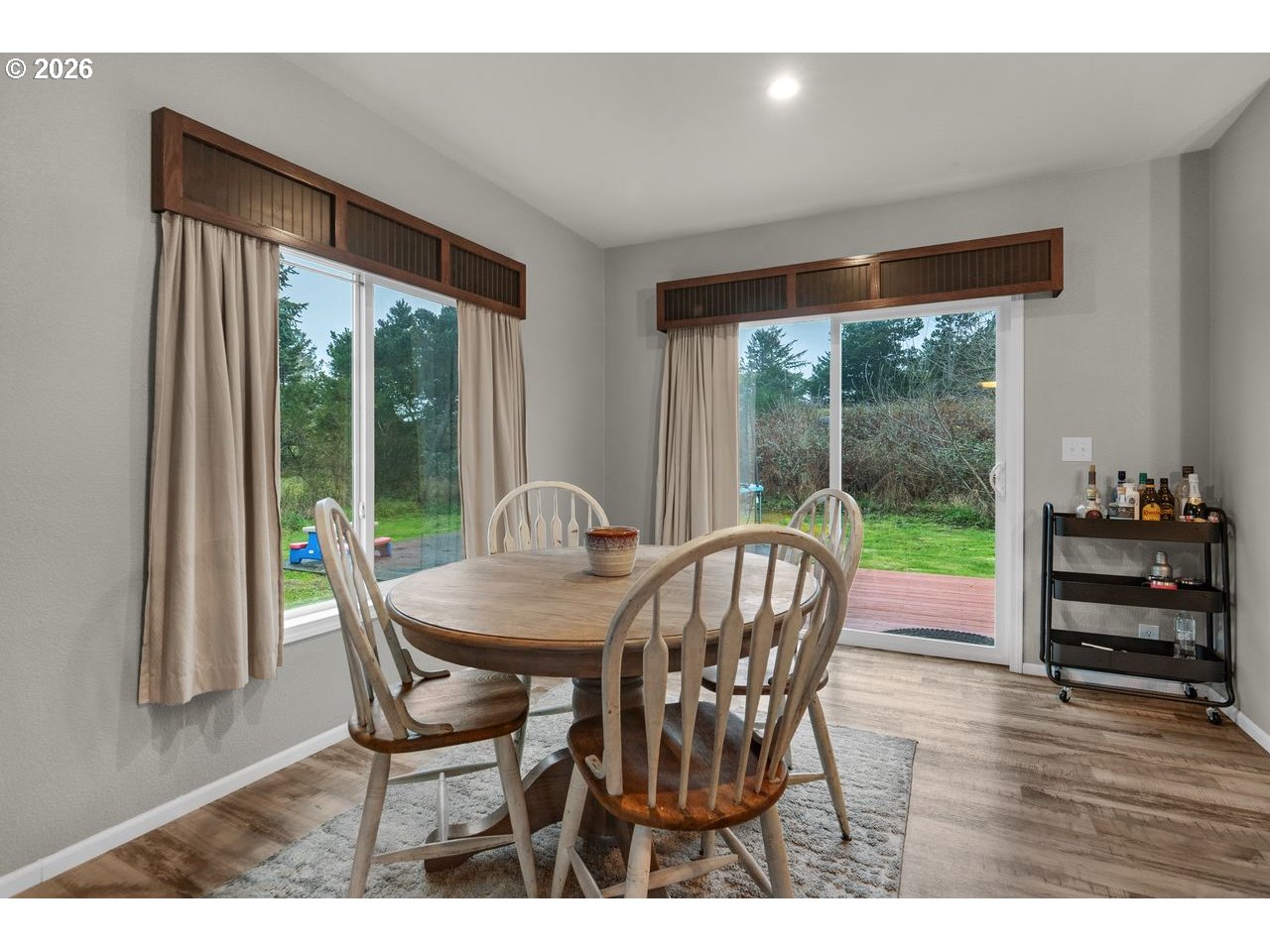 91474 Railroad Road Warrenton, OR 97146 - Photo 9 of 29 Living Room/Dining Room