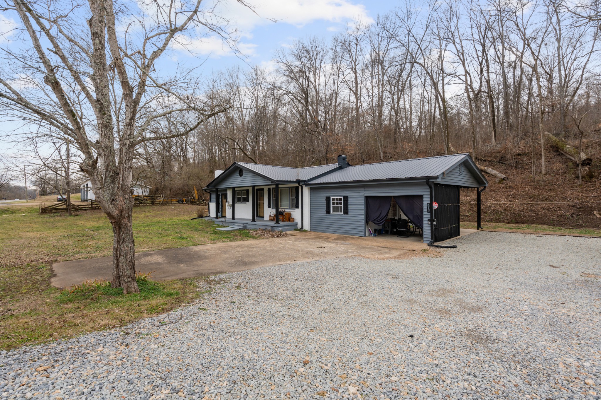 706 Highway 100 Centerville, TN 37033 - Photo 3 of 27