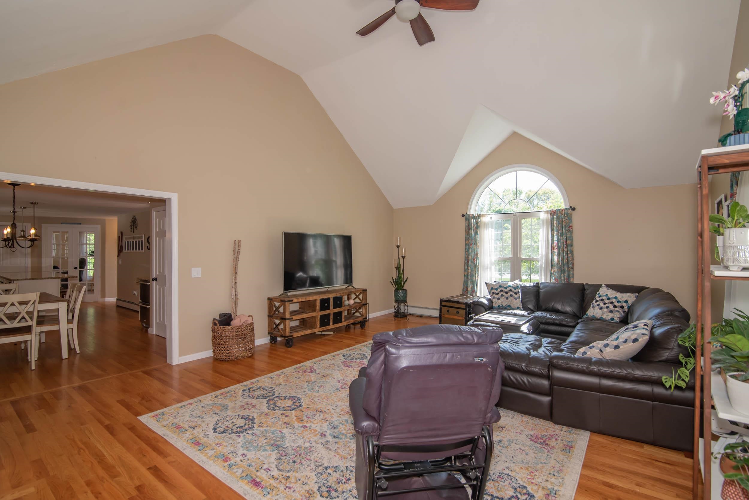 14 Redwood Road Salem, NH 03079 - Photo 19 of 40