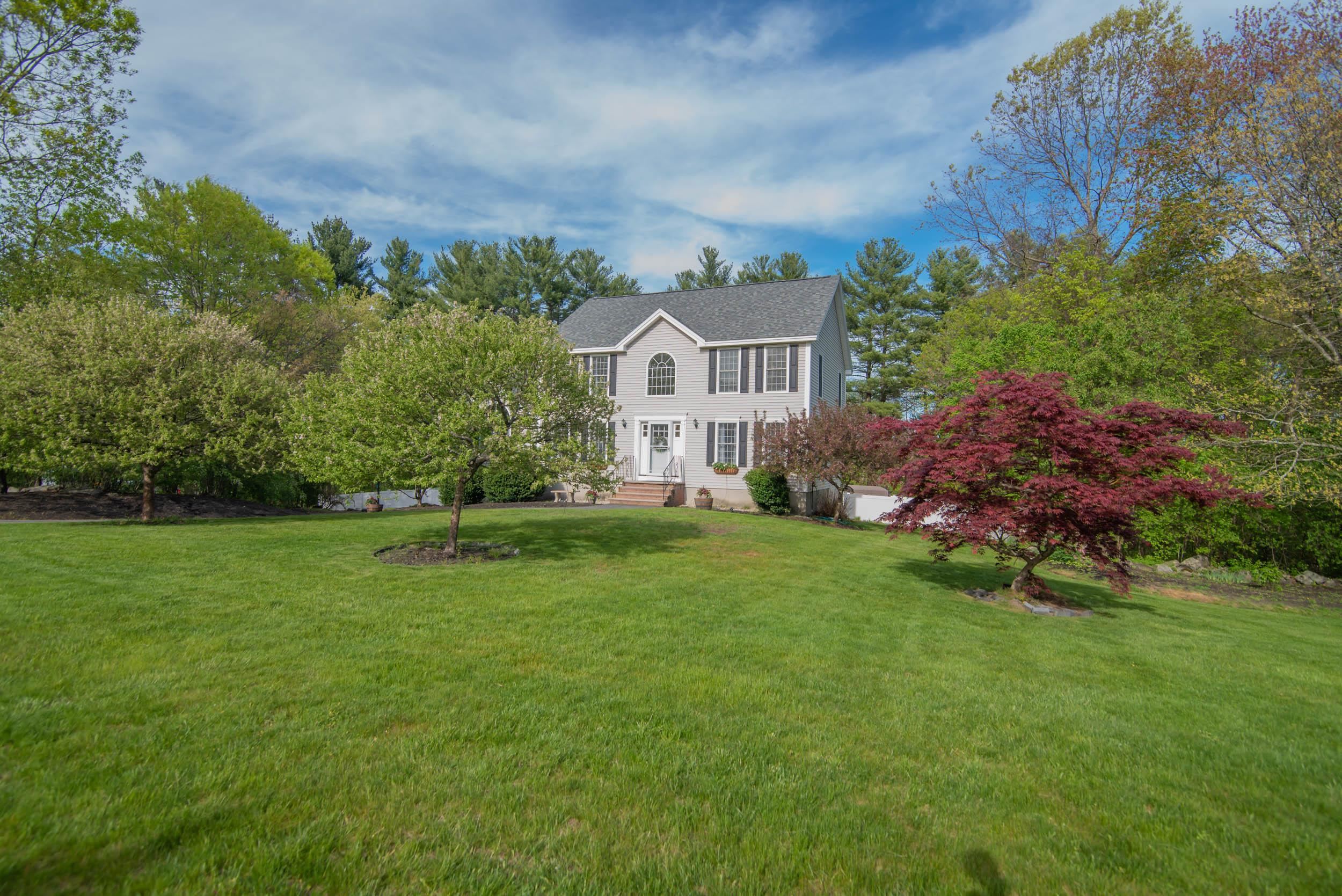 14 Redwood Road Salem, NH 03079 - Photo 2 of 40