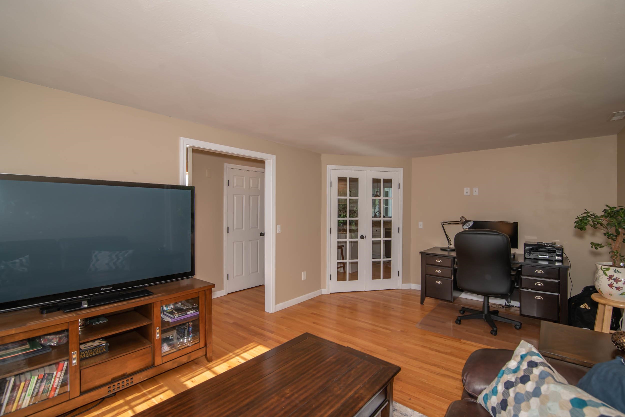 14 Redwood Road Salem, NH 03079 - Photo 23 of 40