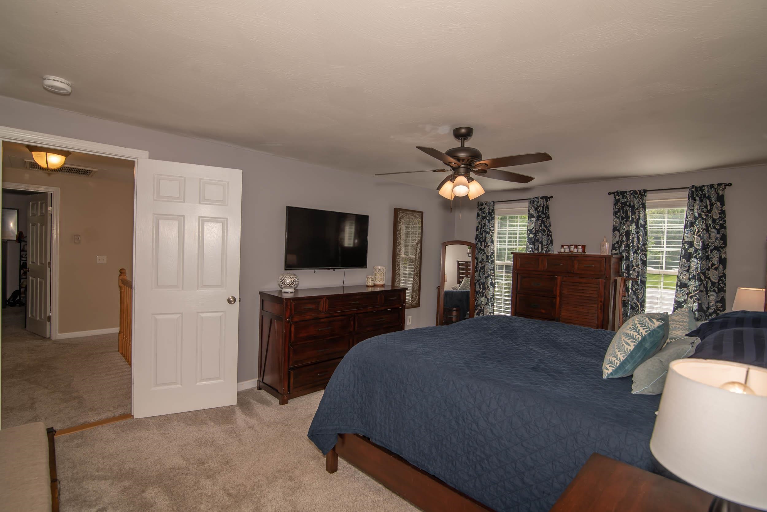 14 Redwood Road Salem, NH 03079 - Photo 29 of 40