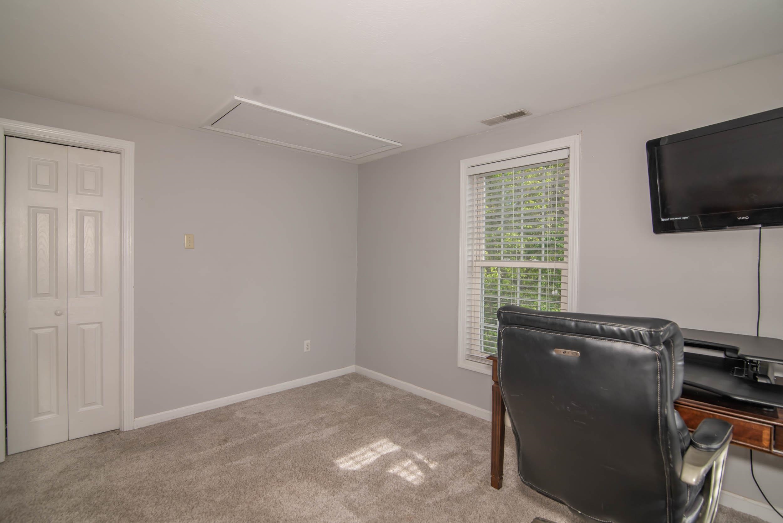 14 Redwood Road Salem, NH 03079 - Photo 34 of 40