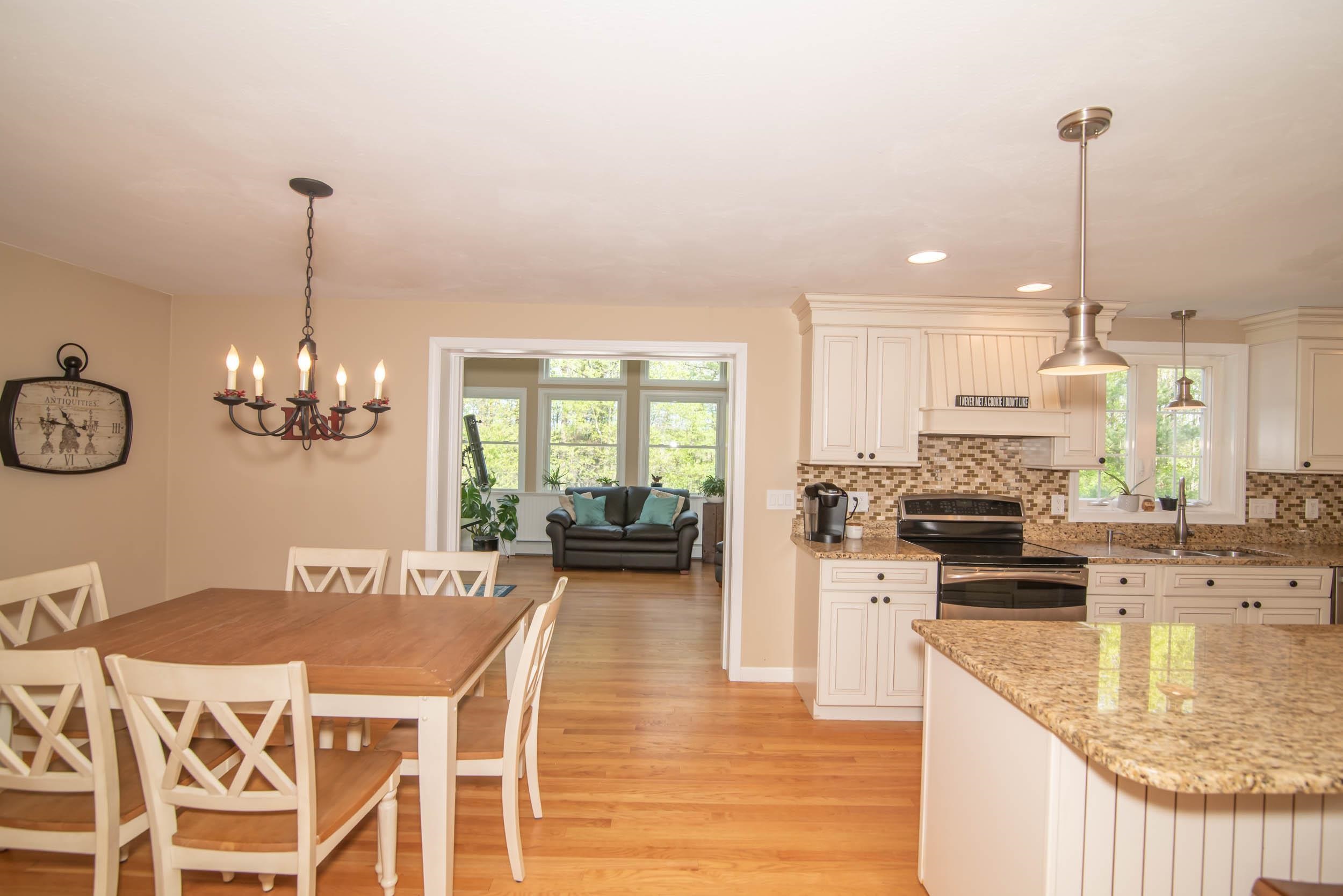 14 Redwood Road Salem, NH 03079 - Photo 10 of 40