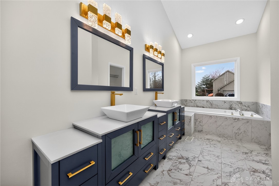 811 Wind Bluff Point Springboro, OH 45066 - Photo 28 of 70