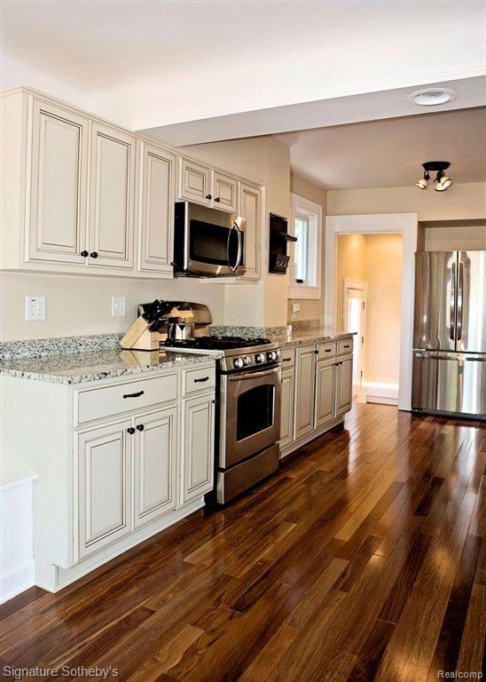 784 Southfield Road Birmingham, MI 48009 - Photo 9 of 24 KITCHEN VIEW 2.jpg