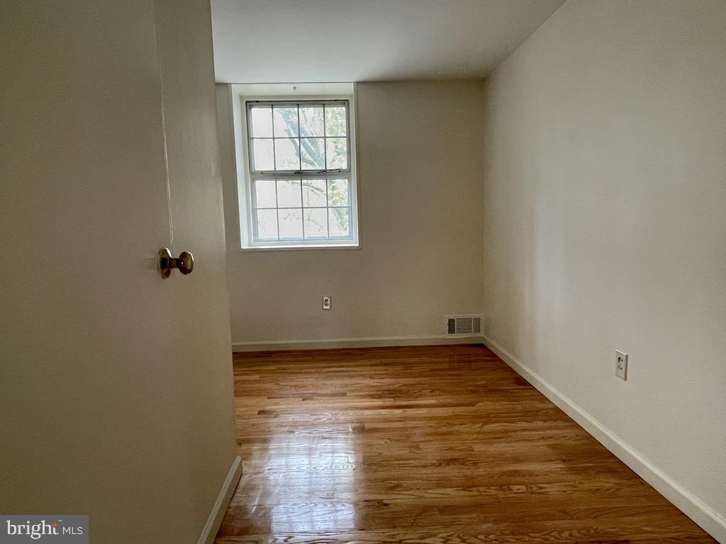 6415 Falkirk Road Baltimore, MD 21239 - Photo 28 of 36