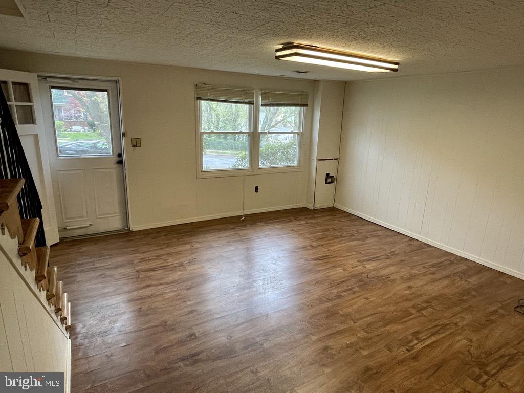 6415 Falkirk Road Baltimore, MD 21239 - Photo 6 of 36