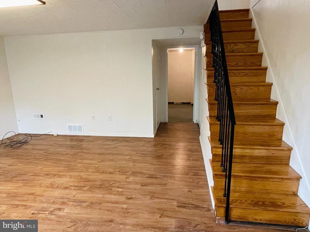 6415 Falkirk Road Baltimore, MD 21239 - Photo 7 of 36